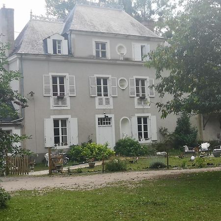 Le Petit Plessis Bed & Breakfast Ruaudin Eksteriør bilde