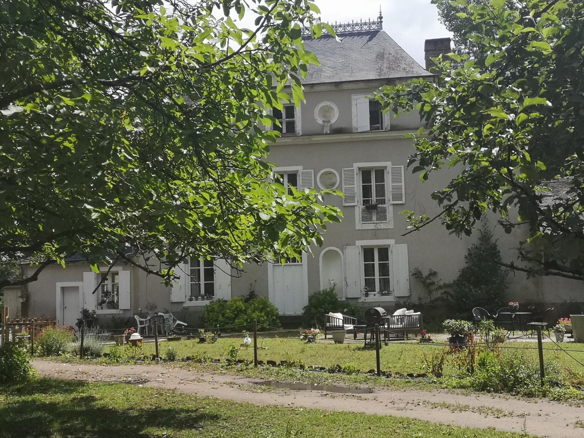Le Petit Plessis Bed & Breakfast Ruaudin Eksteriør bilde